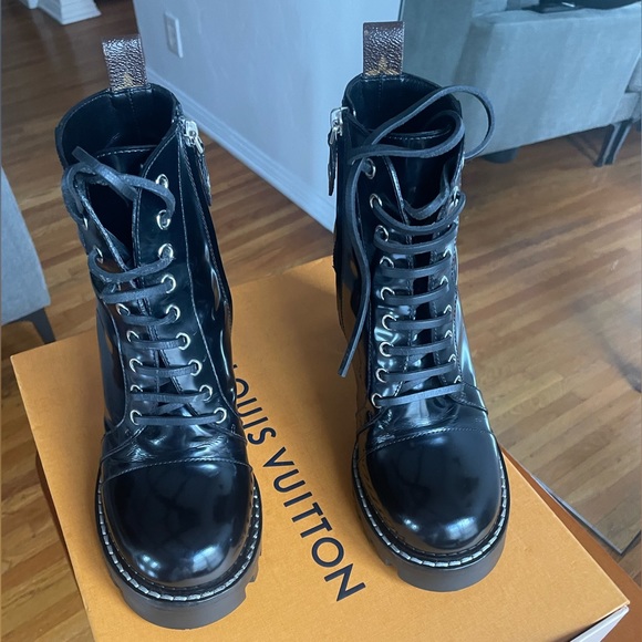 Louis Vuitton - Star Trail - Black Patent Leather Ankle Boots - Picture 3 of 16